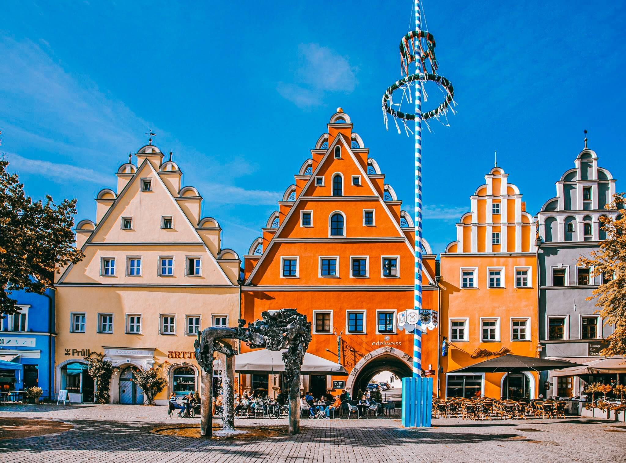 Altstadt Weiden i.d.OPf. mit dem Mauermann - Brunnen